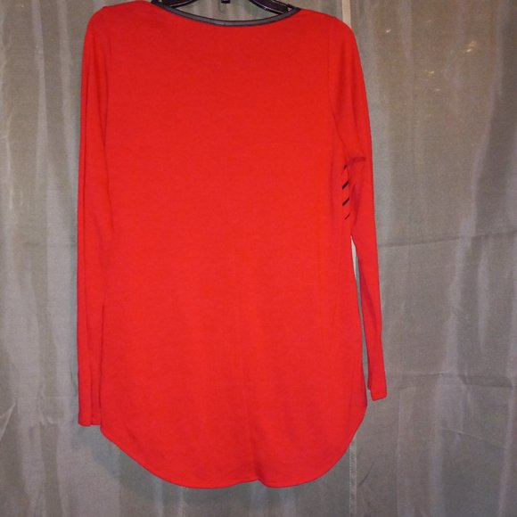 Bright Red Tunic with Black abstract stripe neck detailing. - Picture 3 of 4
